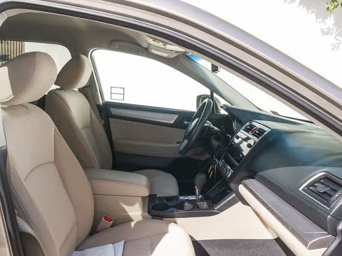 Used 2017 Subaru Outback 2.5i Premium image 16