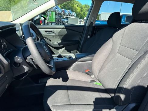 Used 2024 Nissan Rogue S image 34