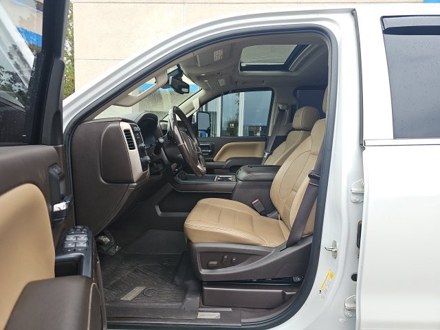 Used 2019 GMC Sierra 2500 Denali w/ Duramax Plus Package AWD/4WD image 9