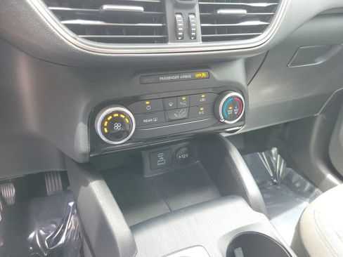 Used 2022 Ford Escape SE FWD image 24