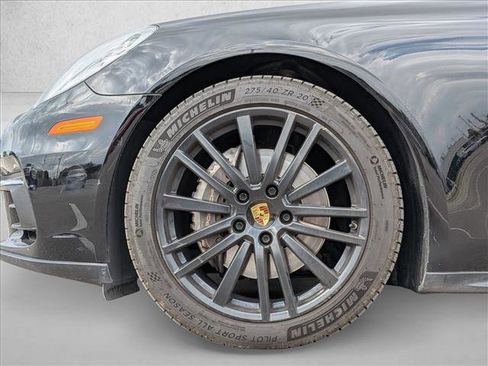 Used 2018 Porsche Panamera image 24