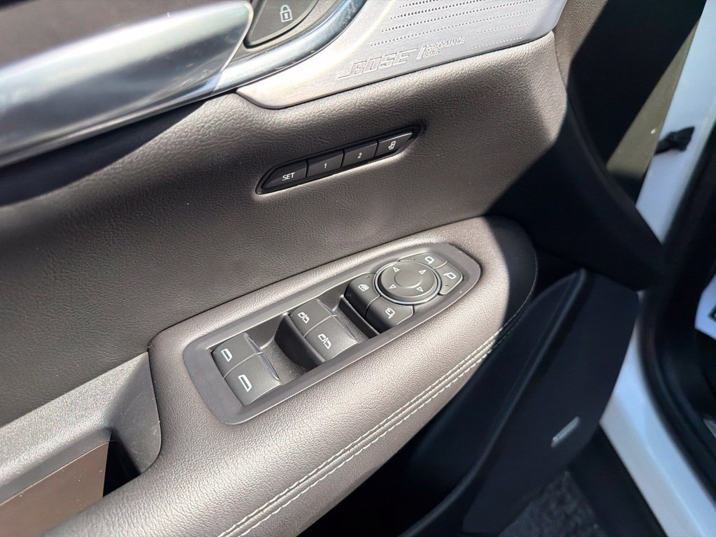 Used 2022 Cadillac XT5 Premium Luxury w/ Technology Package FWD image 17