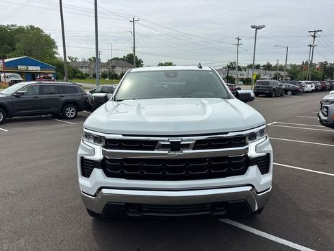 Used 2023 Chevrolet Silverado 1500 LT AWD/4WD image 5