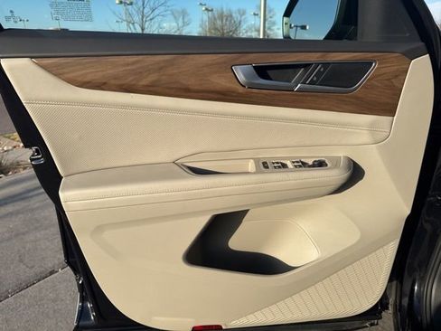 Used 2024 Volkswagen Atlas SE image 26