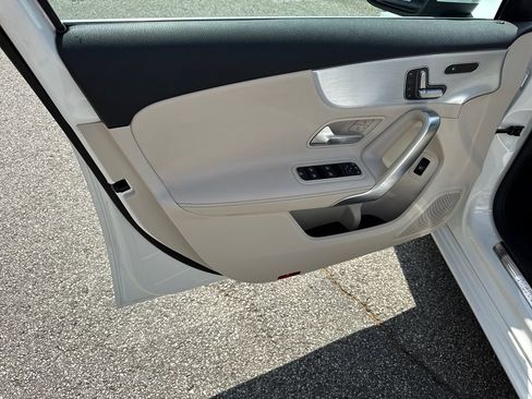 Used 2021 Mercedes-Benz A 220 4MATIC image 10