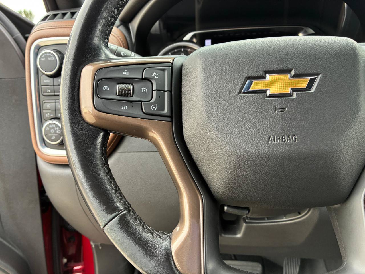 Used 2021 Chevrolet Silverado 1500 High Country w/ Technology Package AWD/4WD image 26