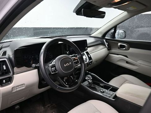 Used 2023 Kia Sorento S image 16