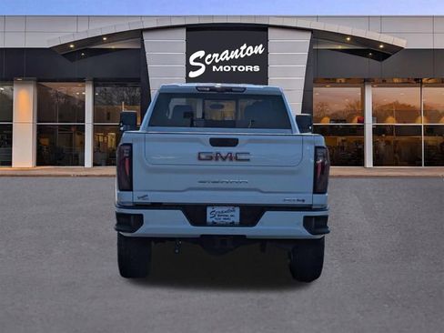 Used 2024 GMC Sierra 2500 AT4 w/ AT4 Premium Plus Package image 4