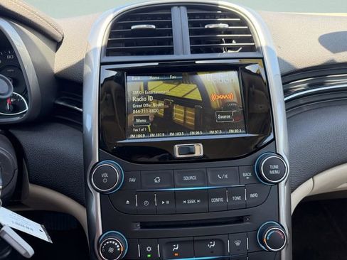 Used 2014 Chevrolet Malibu LT w/ Power Convenience Package image 14