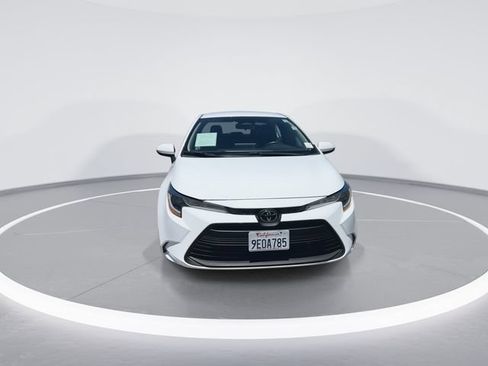 Used 2023 Toyota Corolla LE FWD image 3
