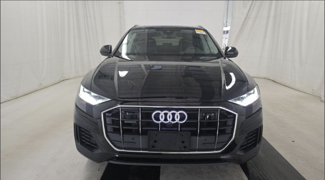 Used 2023 Audi Q8 Premium w/ Convenience Package AWD/4WD image 2