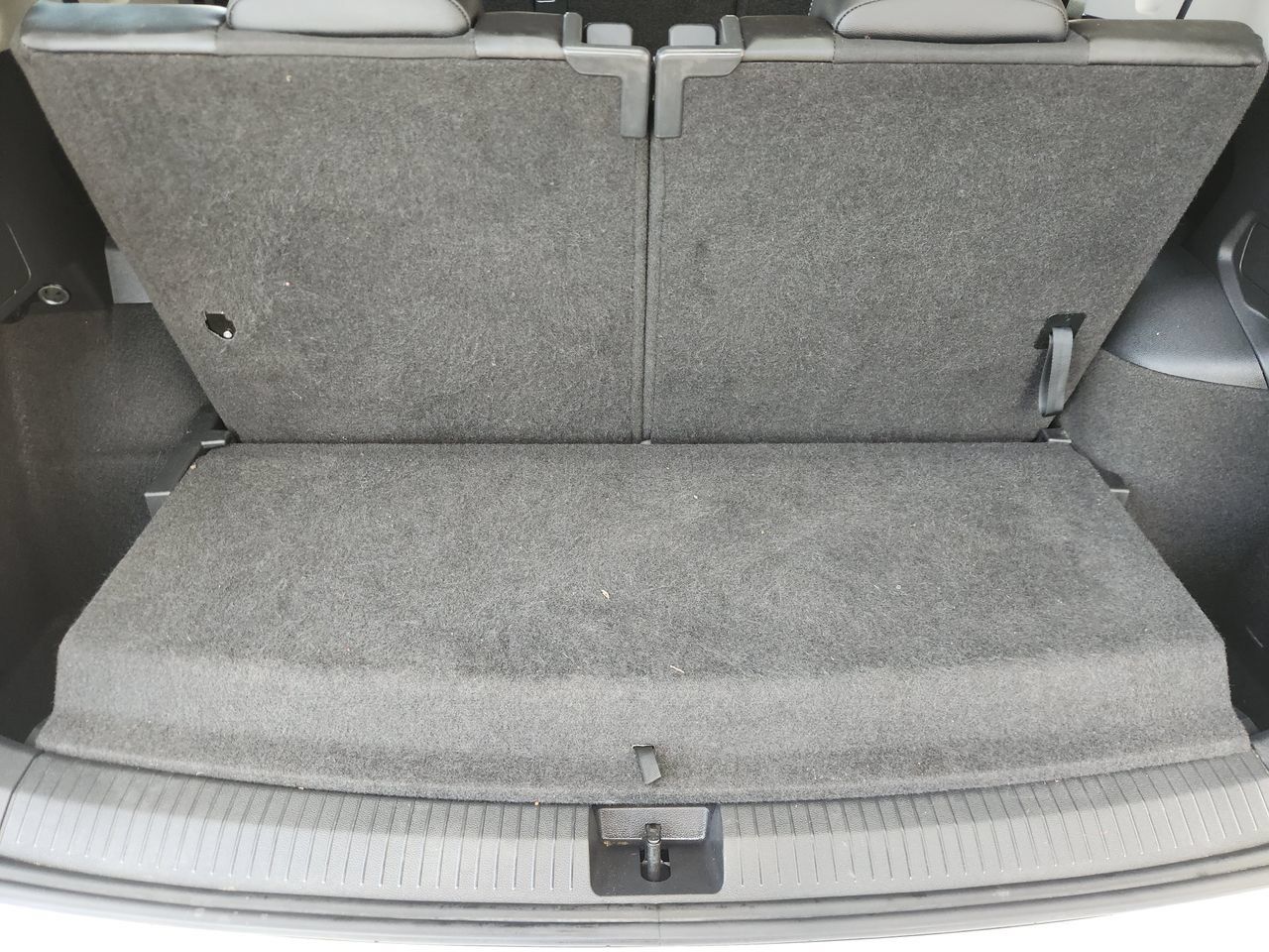 Used 2024 Volkswagen Tiguan SE FWD image 28