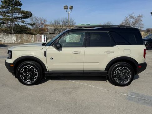 Certified 2025 Ford Bronco Sport Outer Banks w/ Outer Banks Tech Package+ AWD/4WD image 11