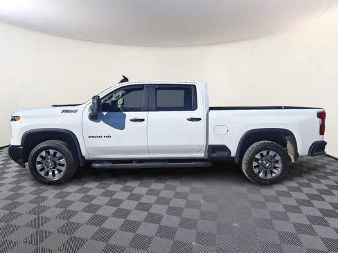 Used 2025 Chevrolet Silverado 2500 Custom w/ Custom Value Package image 16