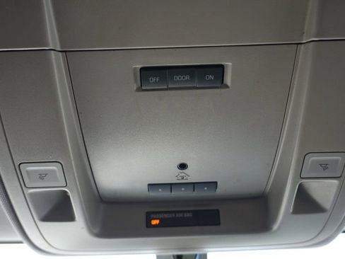 Used 2017 GMC Sierra 1500 SLE w/ SLE Value Package image 33