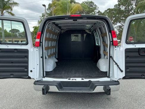 Used 2024 GMC Savana 2500 Work Van w/ Driver Convenience Package image 16
