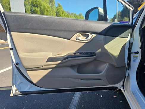 Used 2013 Honda Civic LX image 9