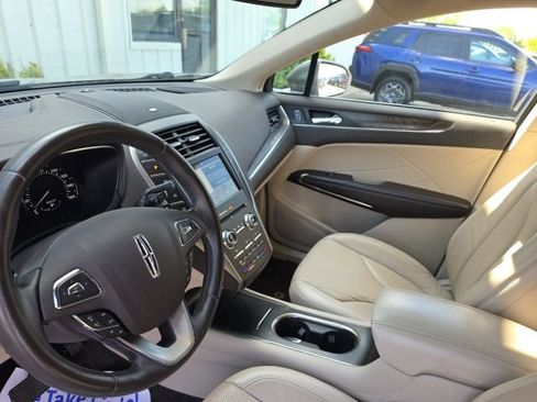 Used 2017 Lincoln MKC Reserve w/ Lincoln MKC Climate Package AWD/4WD image 3