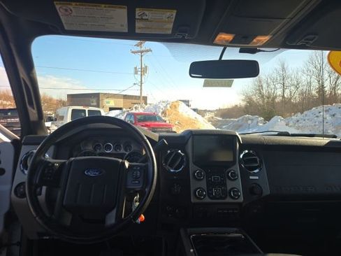Used 2015 Ford F350 Lariat image 20