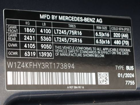 Used 2024 Mercedes-Benz Sprinter 2500 image 46