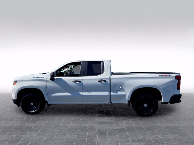 Used 2022 Chevrolet Silverado 1500 W/T w/ WT Convenience Package AWD/4WD image 4