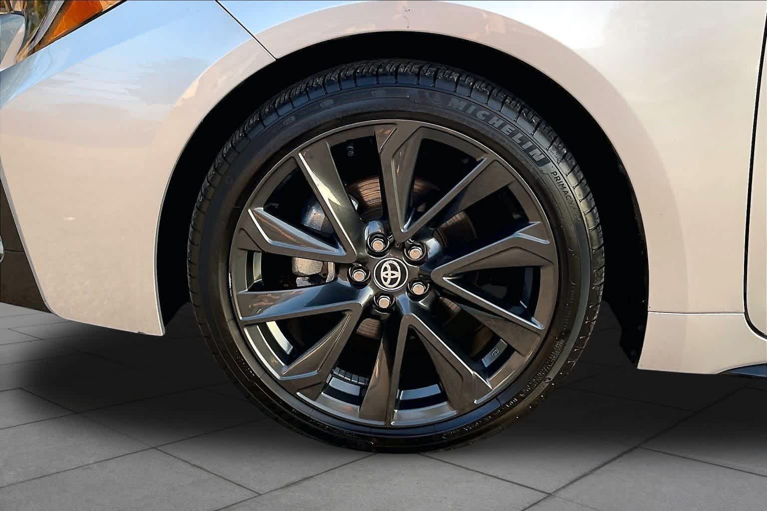 Used 2025 Toyota Corolla SE FWD image 11