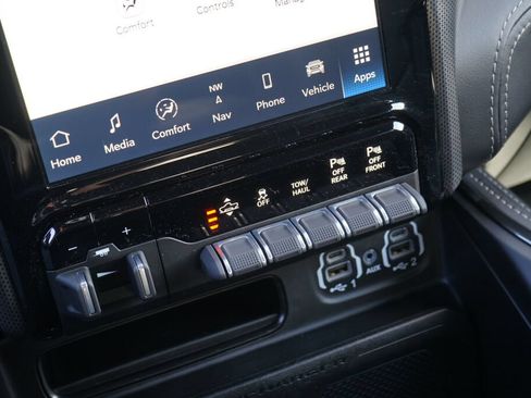 Used 2022 RAM 1500 Limited w/ Off-Road Group AWD/4WD image 27