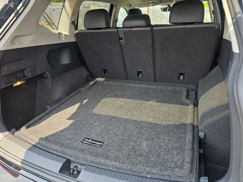 Used 2021 Volkswagen Tiguan SE w/ Panoramic Sunroof Package AWD/4WD image 14