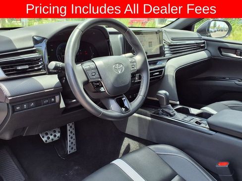 Used 2025 Toyota Camry SE w/ Convenience Package FWD image 18