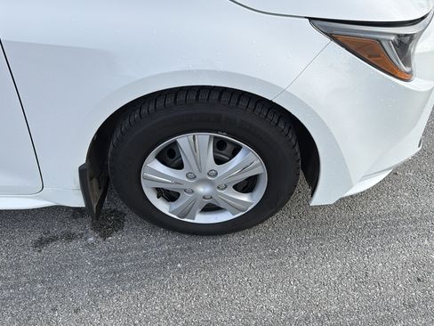 Used 2022 Toyota Corolla LE image 52