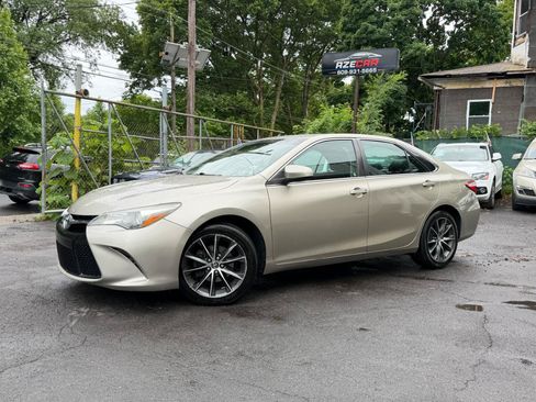Used 2015 Toyota Camry XSE FWD image 6