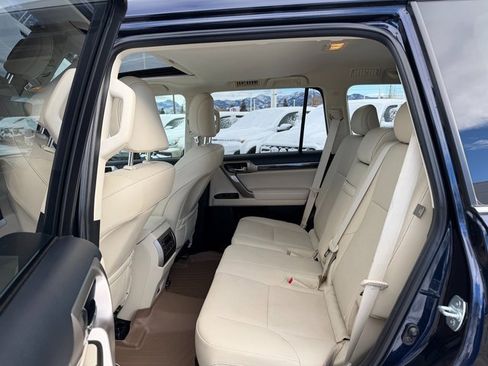 Used 2020 Lexus GX 460 Premium w/ Premium Package image 5