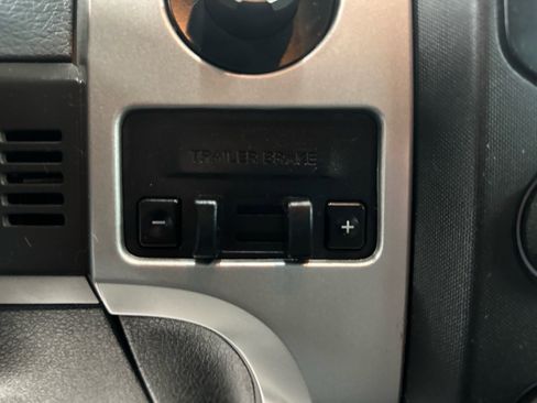 Used 2013 Ford F150 XLT w/ Mid Equipment Group image 26