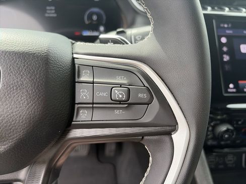 Used 2024 Jeep Grand Cherokee Altitude AWD/4WD image 21