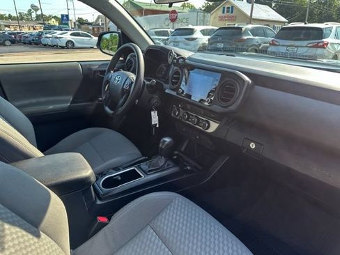Used 2022 Toyota Tacoma SR AWD/4WD image 23