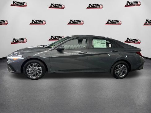 New 2026 Hyundai Elantra Hybrid FWD image 8