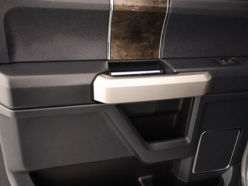 Used 2022 Ford F250 Lariat w/ Lariat Value Package image 17