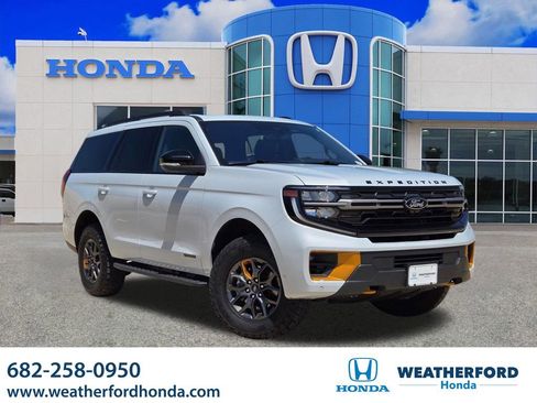 Used 2025 Ford Expedition Tremor AWD/4WD image 1