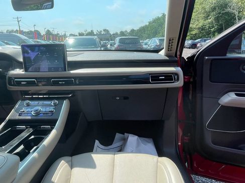 Used 2020 Lincoln Aviator Reserve w/ Equipment Group 201A AWD/4WD image 29