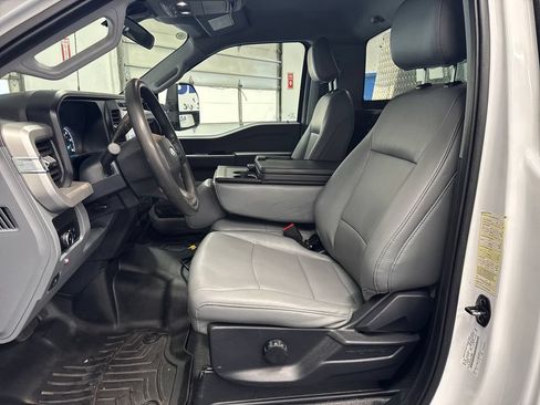 Certified 2023 Ford F550 4x4 Regular Cab Super Duty image 9