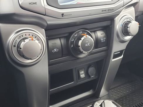 Used 2018 Toyota 4Runner SR5 Premium image 28