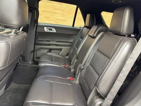 Used 2014 Ford Explorer XLT w/ Equipment Group 202A image 16