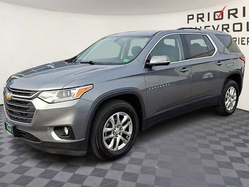 Certified 2018 Chevrolet Traverse LT image 4