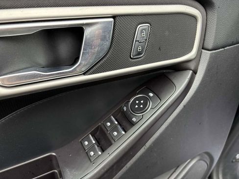 Used 2020 Ford Explorer XLT AWD/4WD image 22