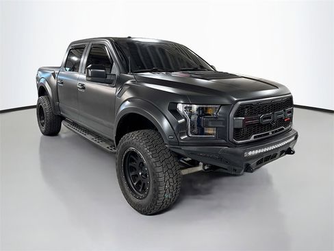 Used 2018 Ford F150 Raptor w/ Equipment Group 802A Luxury image 3