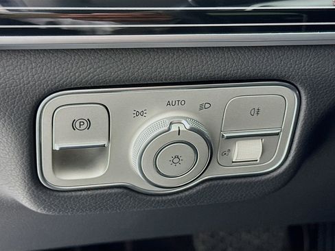 Used 2025 Mercedes-Benz GLE 350 4MATIC image 11