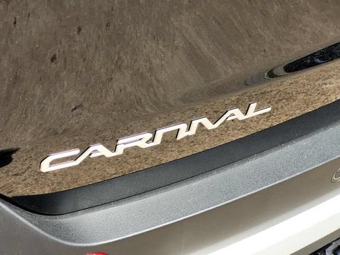New 2026 Kia Carnival EX FWD image 6