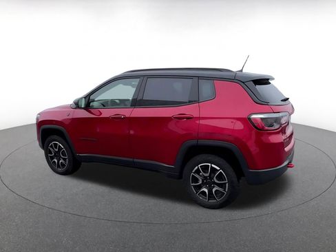 Used 2025 Jeep Compass Trailhawk image 10