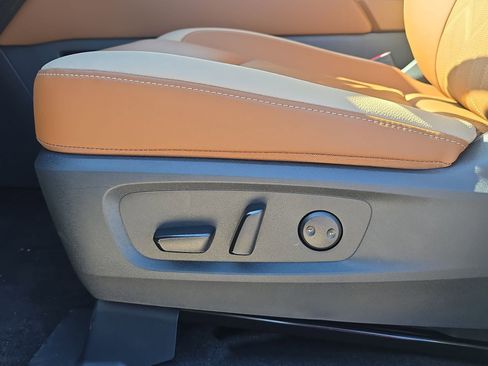 New 2026 Nissan Pathfinder Platinum w/ Cargo Package FWD image 28