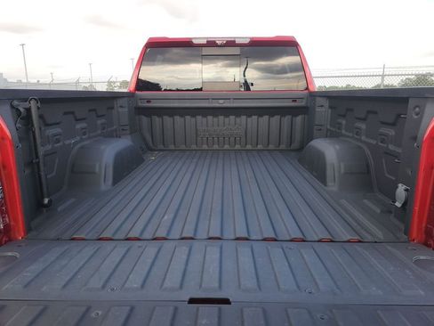 Used 2022 Chevrolet Silverado 1500 High Country w/ Technology Package image 13